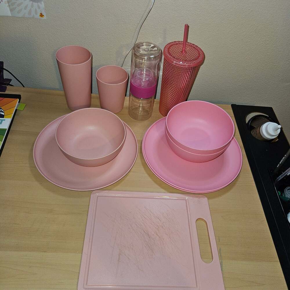 Mainstays Pink Plastic Dinnerware Set and Cutting Board Bundle